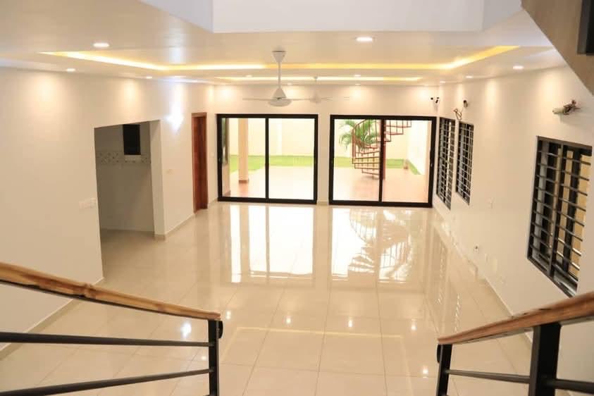 VILLA 7 PIÈCES À VENDRE À LOMÉ - HEDZRANAWOÉ