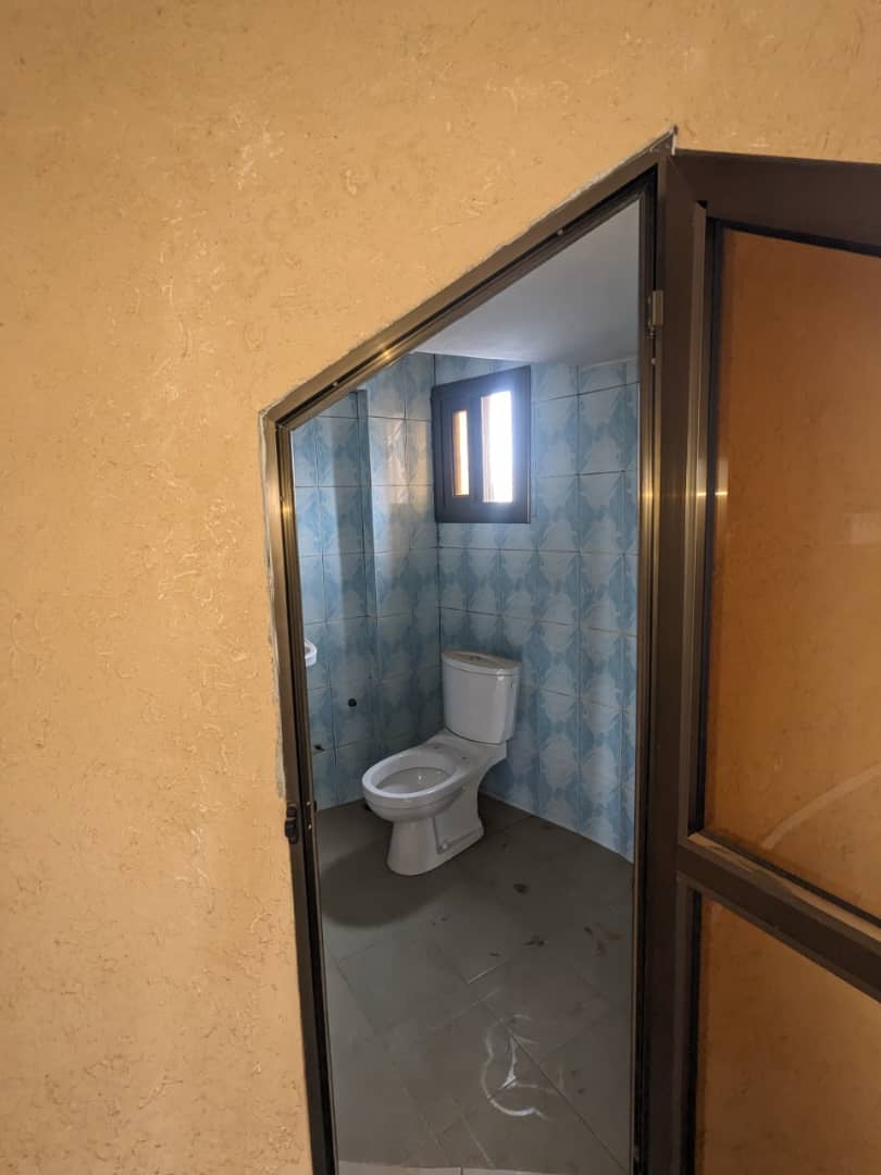 IMMEUBLE 24 PIÈCES À VENDRE À LOMÉ - AMADAHOMÉ