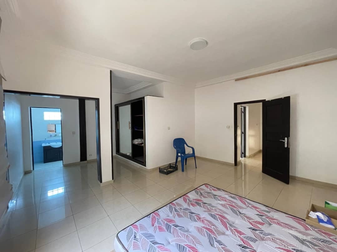 LOMÉ - CAISSE – VILLA 6 PIÈCES AVEC PISCINE À VENDRE