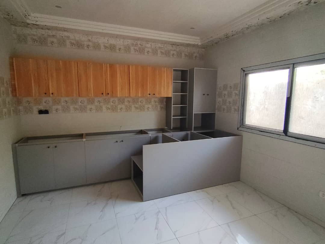LOMÉ – CITÉ OUA – VILLA R+1 DE 10 PIÈCES À VENDRE