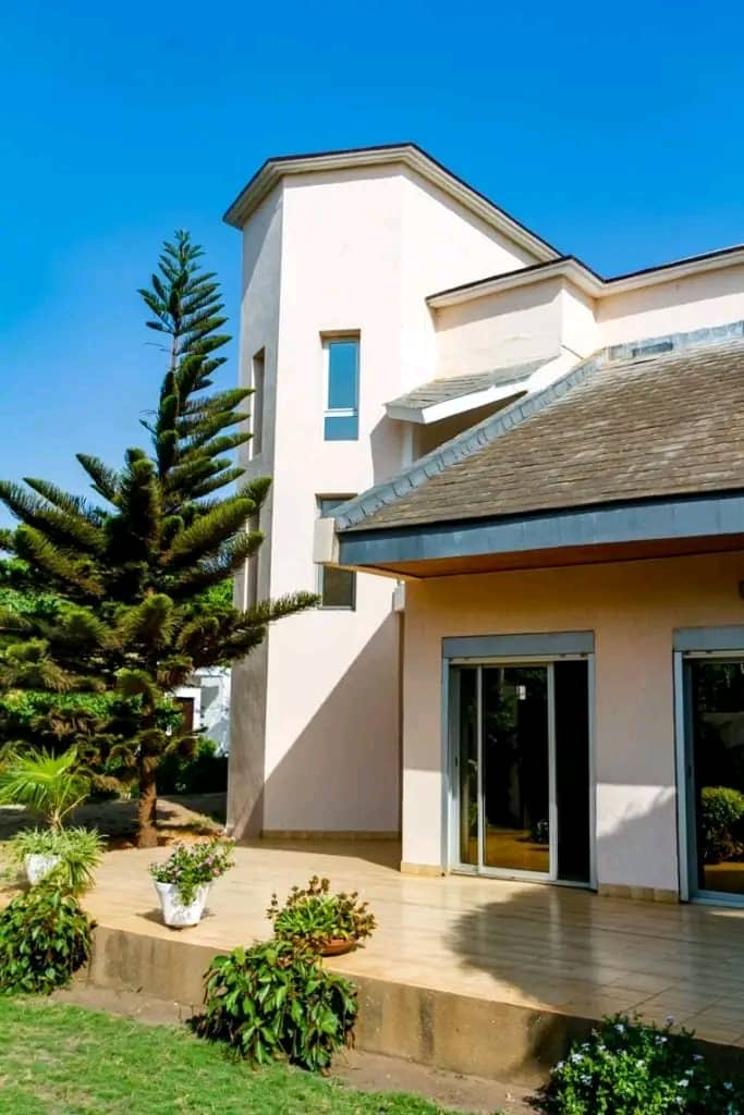 VILLA 12 PIÈCES À VENDRE À LOMÉ - TOTSI