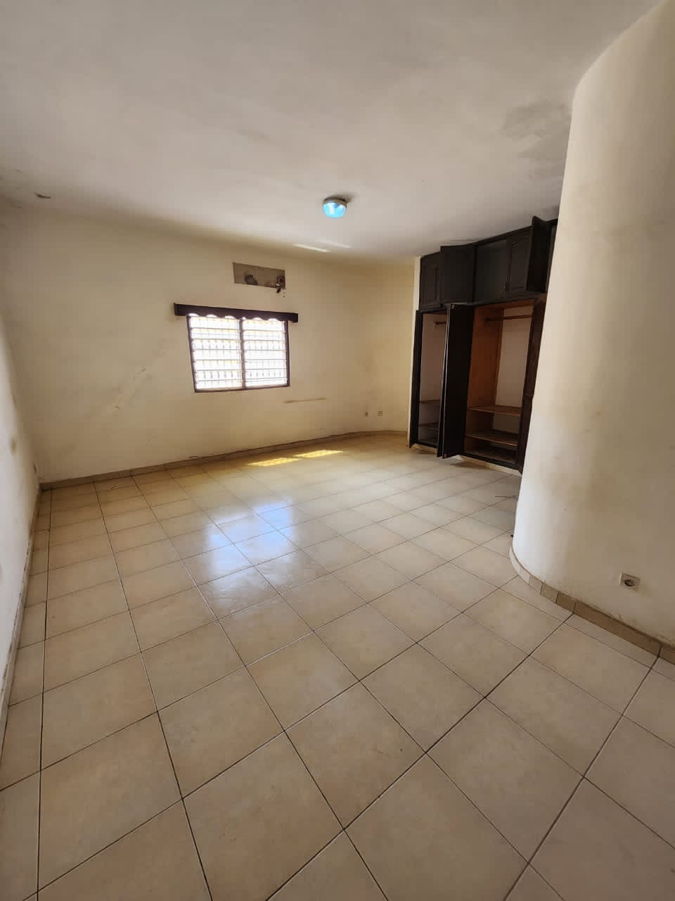 UNE VILLA À VENDRE À HEDZRANAWOE TOGO 2000 - 2 CHAMBRES, 2 WC DOUCHES, GARAGE