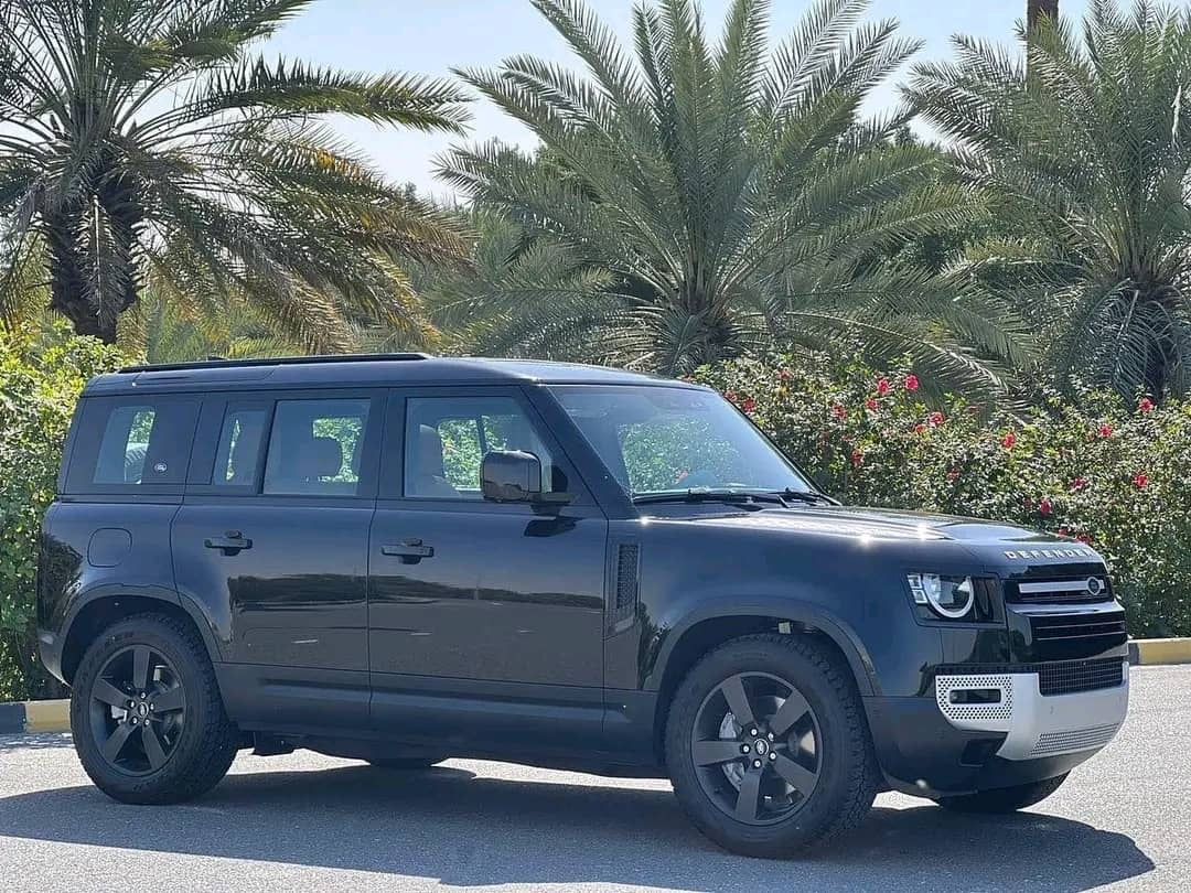 LAND ROVER DEFENDER 2024