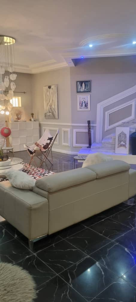 MAGNIFIQUE VILLA À VENDRE À BAGUIDA - 8 PIÈCES