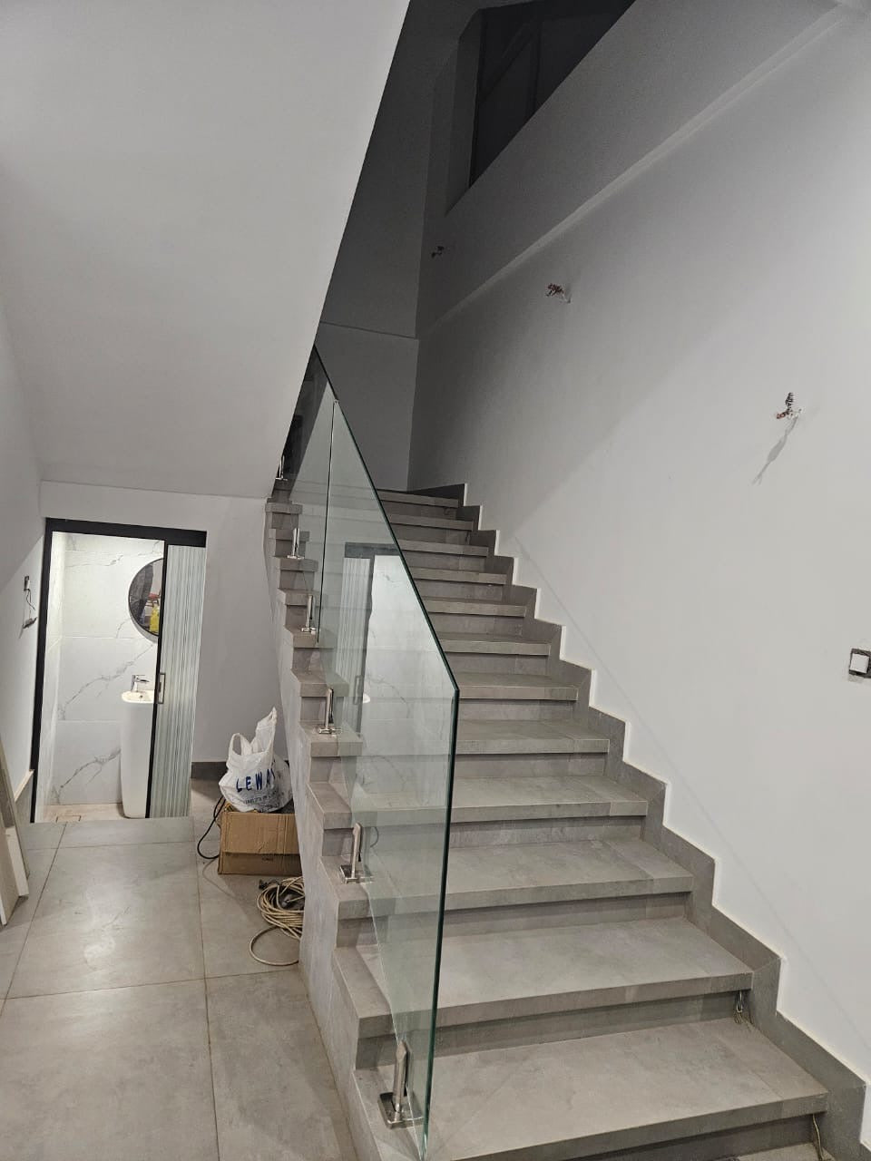 À LOUER – Villa 14 pièces avec piscine et salle de sport à Kégué | Haut standing | 2.500.000 FCFA/mois