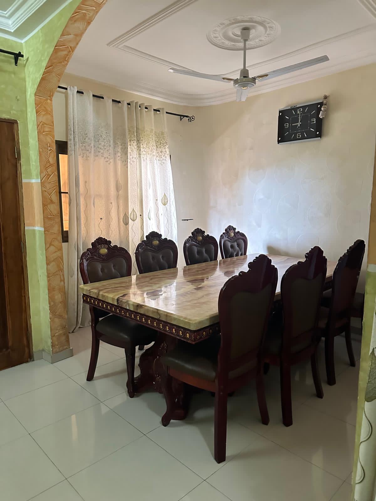 ADAMAVO – VILLA 15 PIÈCES À VENDRE