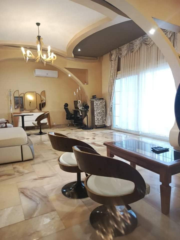 UNE VILLA PISCINE À VENDRE À BAGUIDA - 8 PIÈCES