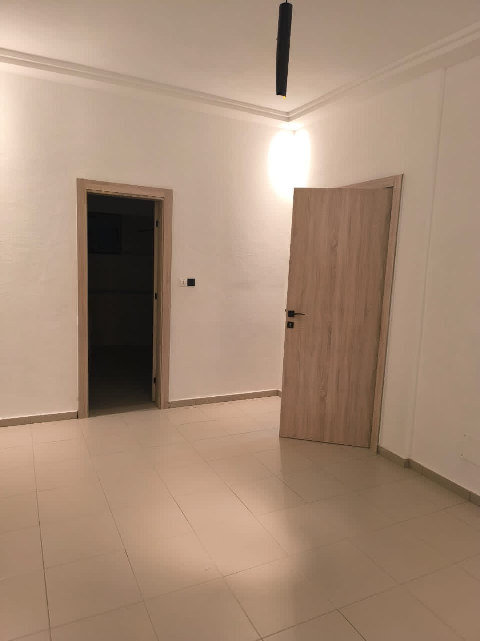VILLA 4 PIÈCES À LOUER À NYÉKONAKPOÈ – À 40M DU GOUDRON