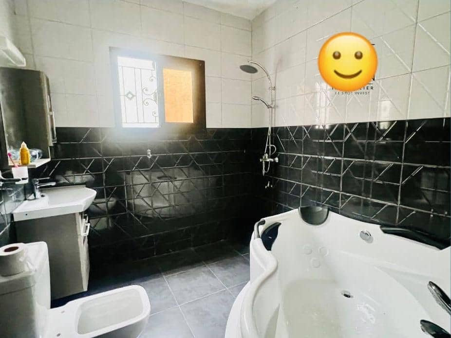VILLA 3 PIÈCES À VENDRE À NIMAGNA CÔTÉ PLAGE – VUE MER