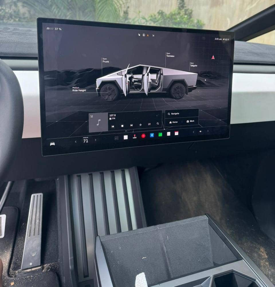 TESLA CYBERTRUCK 2024