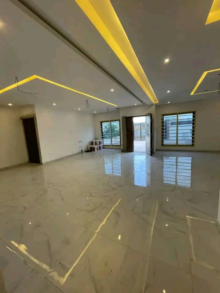 SPLENDIDE VILLA À VENDRE À AVÉDJI - 3 CHAMBRES, 1 SALON, GARAGE POUR 2 VOITURES, ROOFTOP DISPONIBLE