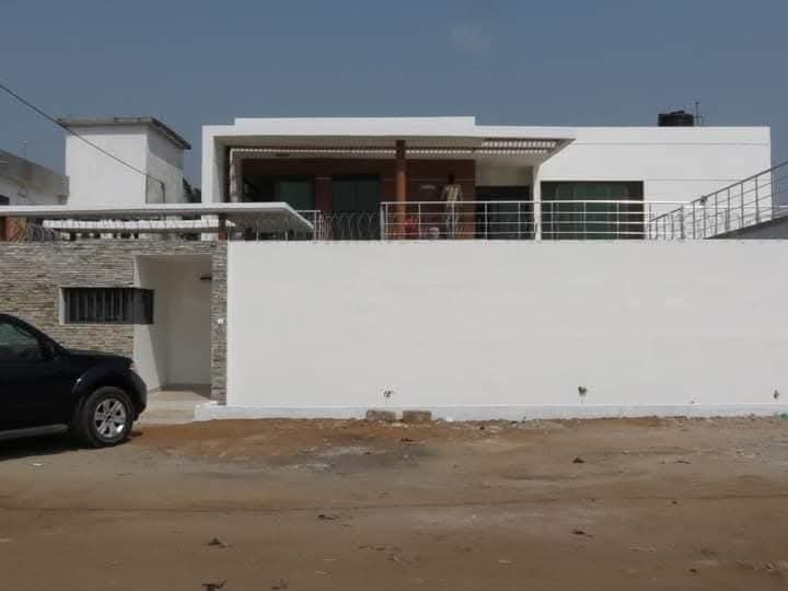 VILLA DE PRESTIGE À VENDRE À ADÉWUI – LOMÉ | MARBRE ITALIEN & TITRE FONCIER