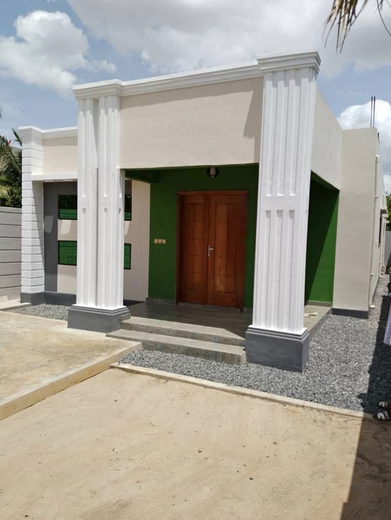 À VENDRE – VILLA 4 PIÈCES | LEGBASSITO AVINATO | 65 MILLIONS F CFA