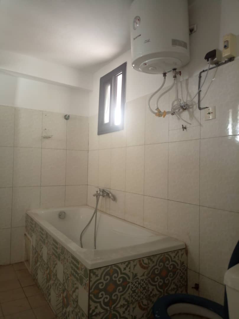 À LOUER : VILLA DUPLEX 5 CHAMBRES + PISCINE À KODJOVIAKOPE – 1 000 000 F/MOIS