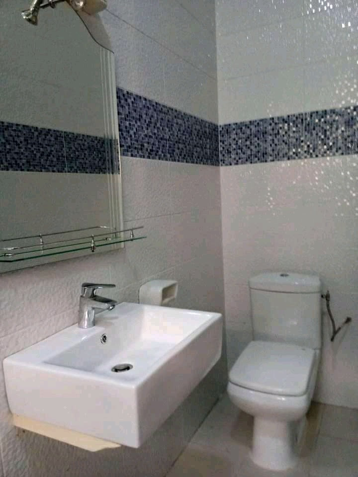 VILLA 6 PIÈCES À VENDRE À AGOÈ SOGBOSSITO – 1KM DU GOUDRON
