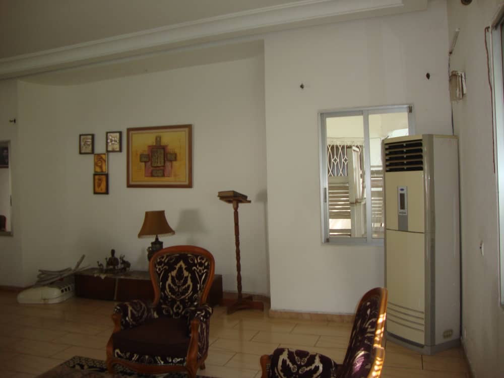 UNE VILLA À VENDRE À NOVISSI AU BORD DU GOUDRON - 5 PIÈCES