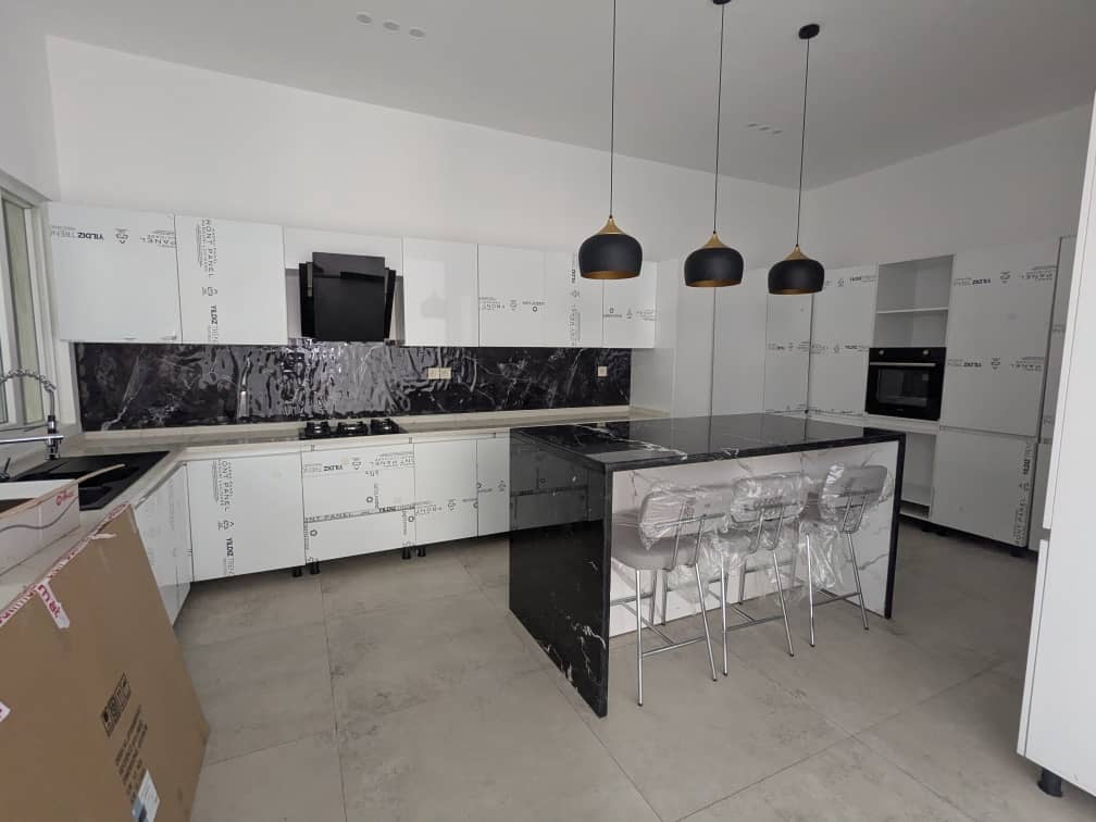 À LOUER – VILLA 4 CHAMBRES AU BORD DE LA MER – BAGUIDA | 3.200.000 FCFA