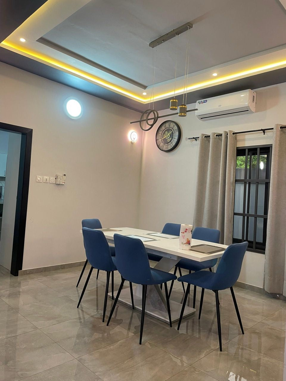 À LOUER – VILLA DUPLEX MEUBLÉE 3 PIÈCES (2 CHAMBRES SALON) À VAKPOSSITO