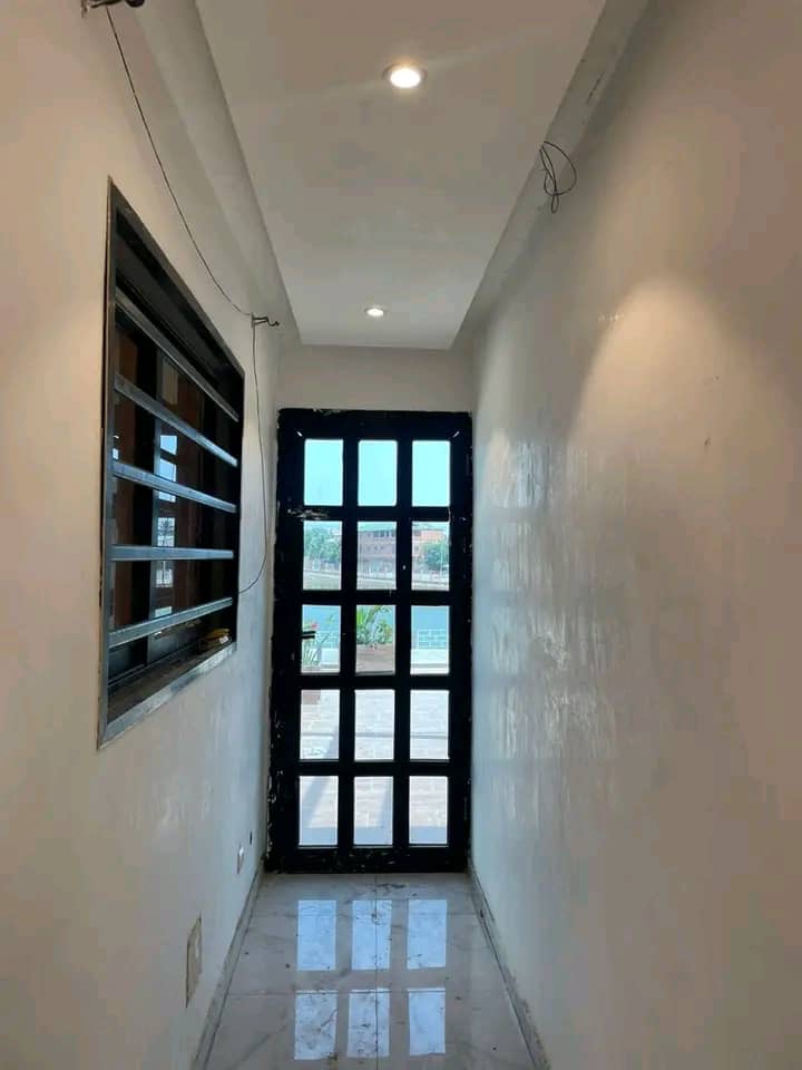SPLENDIDE VILLA À VENDRE À AVÉDJI - 3 CHAMBRES, 1 SALON, GARAGE POUR 2 VOITURES, ROOFTOP DISPONIBLE