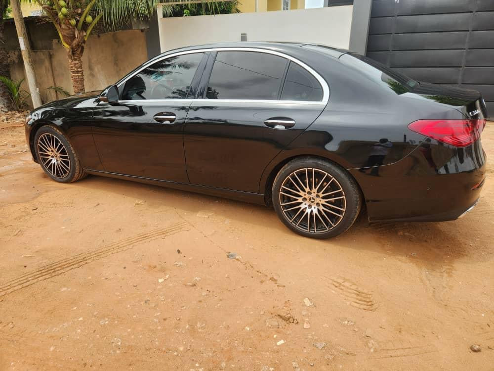 MERCEDES-BENZ C300 2023 – 4 CYLINDRES, FULL OPTIONS, ÉCRAN MULTIMÉDIA, CAMÉRA DE RECUL