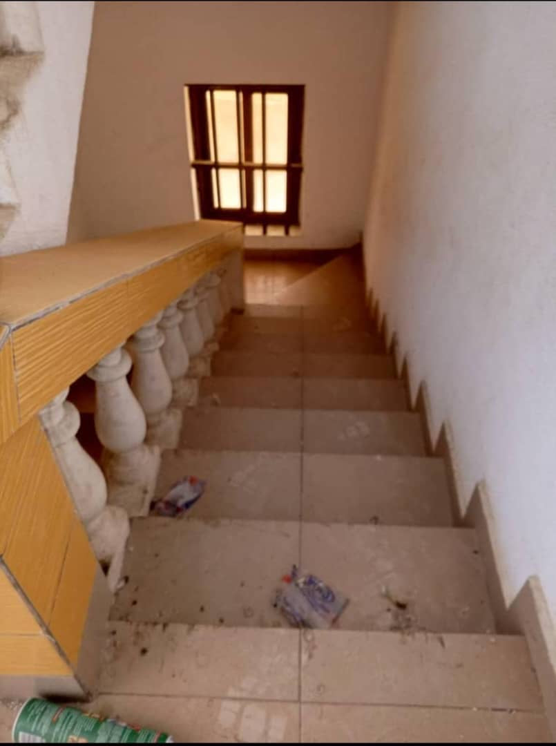 VILLA 7 PIÈCES À VENDRE À BAGUIDA – 1 LOT | TITRE FONCIER