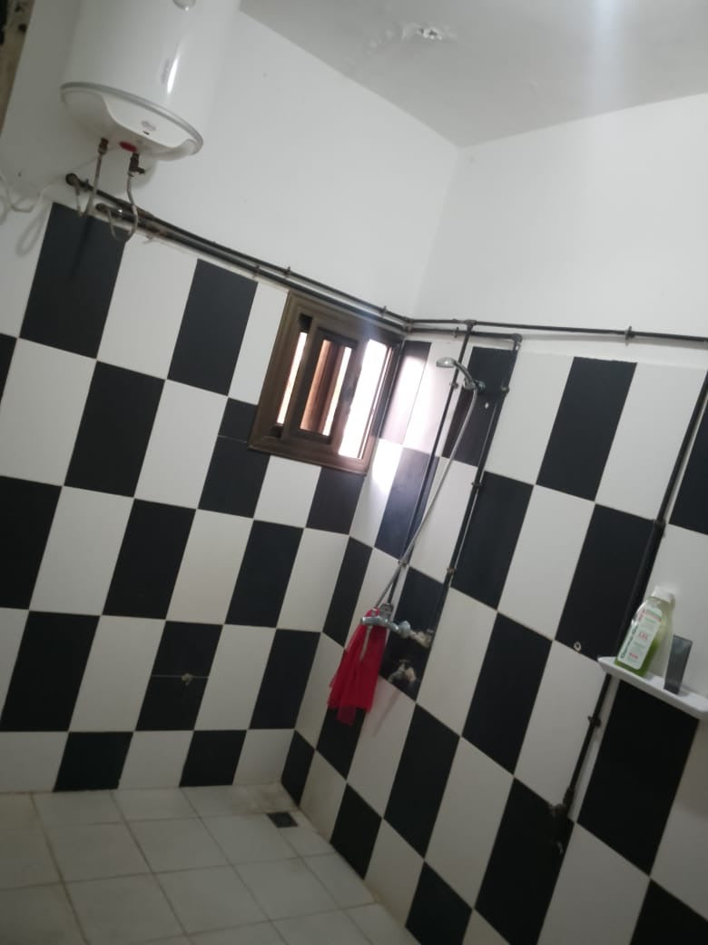 UNE BELLE VILLA À VENDRE À BAGUIDA À 300M DU GOUDRON - 5 CHAMBRES, 2 SALONS