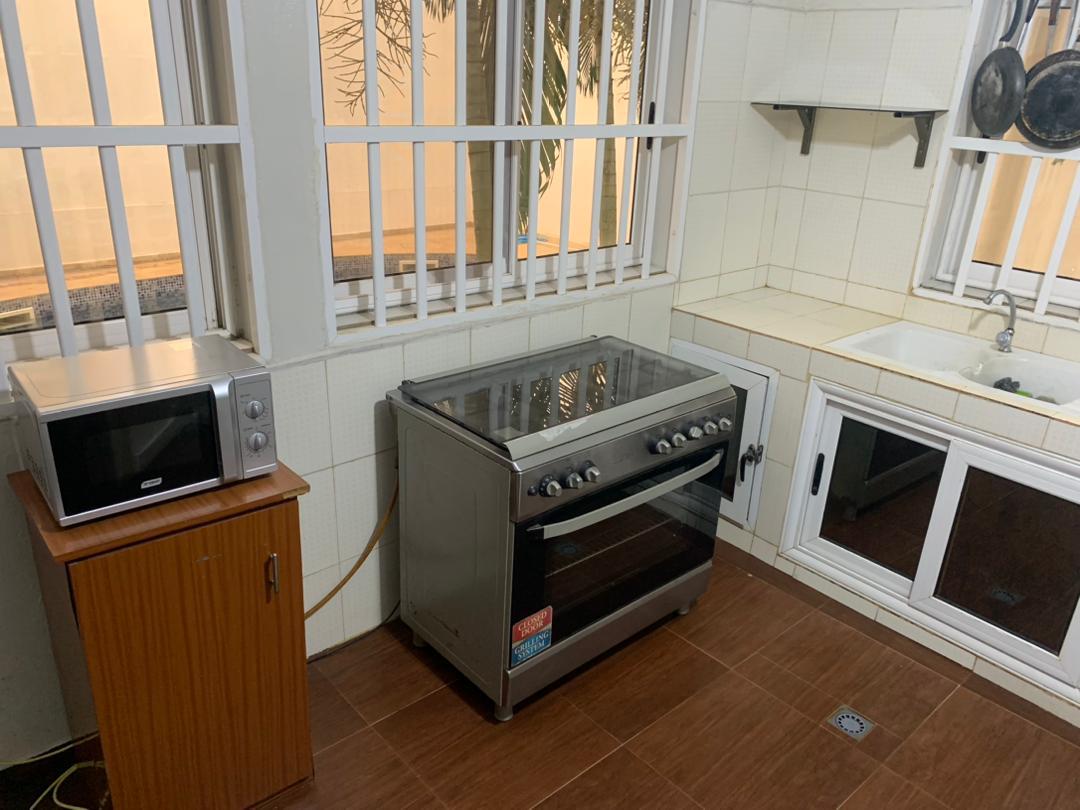 À LOUER – VILLA MEUBLÉE DE 6 CHAMBRES AVEC PISCINE À AVÉDJI AMETOSSIMÉ | 1 000 000 FCFA/MOIS
