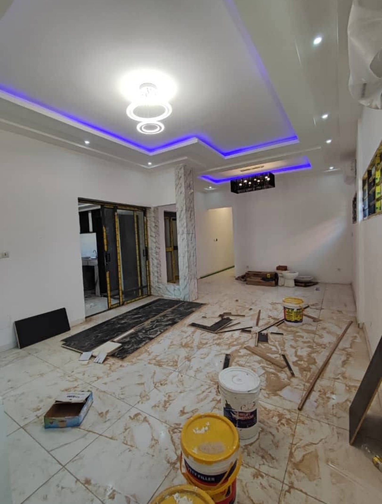 À VENDRE / À LOUER : VILLA HAUT STANDING DE 5 CHAMBRES À AGOÈ MINAMADOU (CHAMPION)