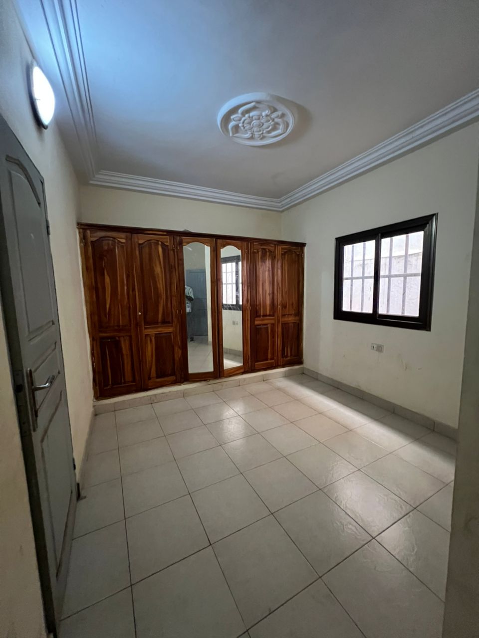 LOMÉ - NANÉGBÉ – VILLA 3 CHAMBRES À VENDRE SUR 300 M²