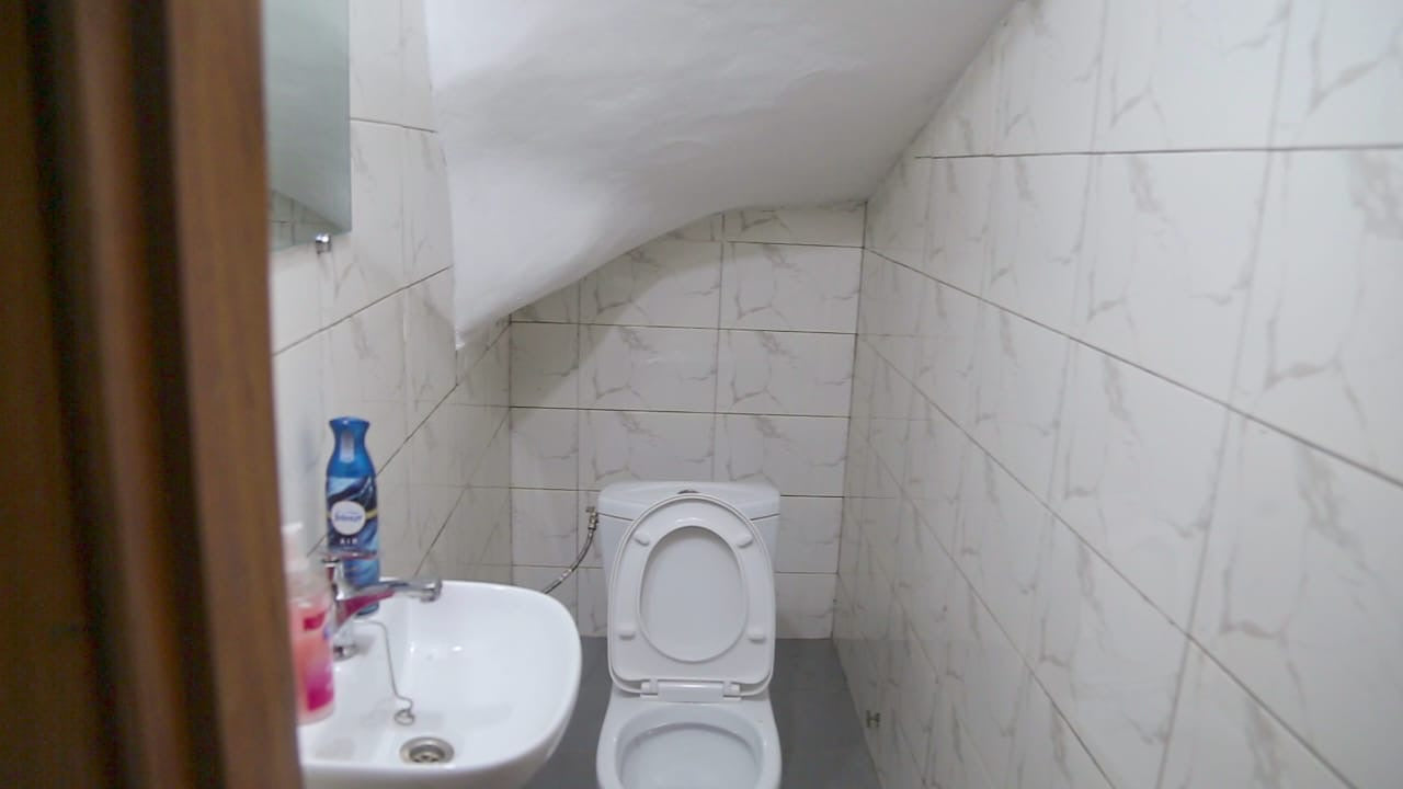 À LOUER – VILLA MEUBLÉ 4 PIÈCES (3 CHAMBRES SALON) À KOHÉ