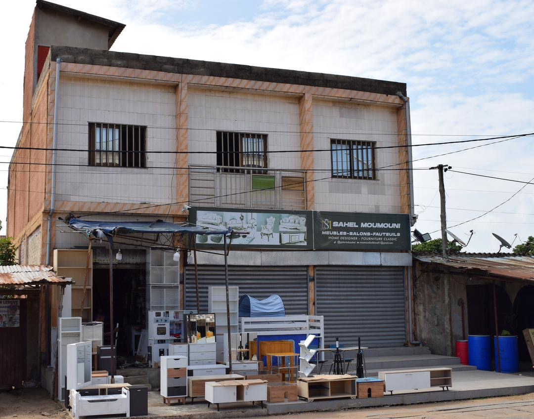 IMMEUBLE 6 PIÈCES À VENDRE À LOMÉ - AVÉPOZO AU BORD DU GOUDRON
