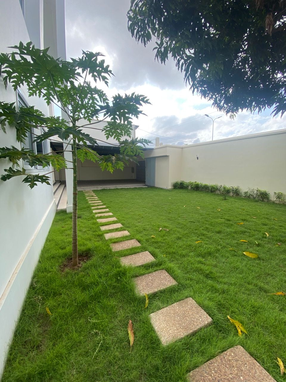 LOUER UNE VILLA AVEC PISCINE, NOUVELLE CONSTRUCTION AGBALEPEDO - 7 PIÈCES