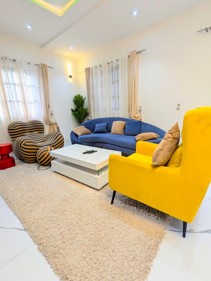 APPARTEMENT MEUBLÉ À LOUER À LOMÉ - HÉDZRANAWOÉ – 2 CHAMBRES SALON – 700.000 FCFA
