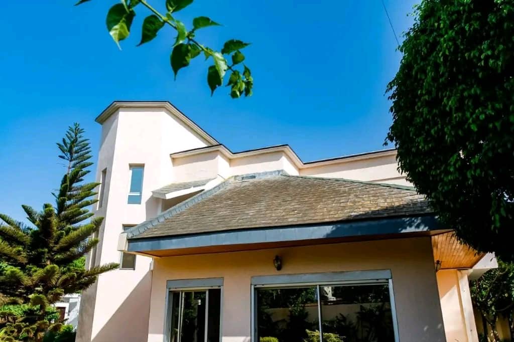 VILLA 12 PIÈCES À VENDRE À LOMÉ - TOTSI