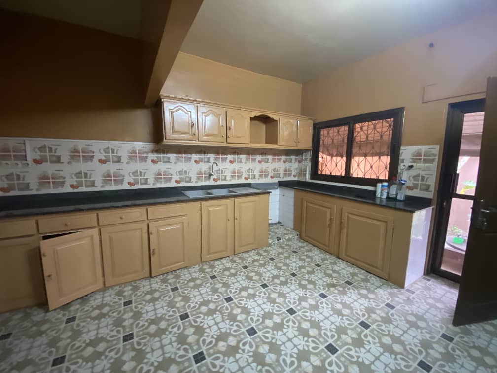 Villa à louer à Tokoin – 1.3 Millions FCFA