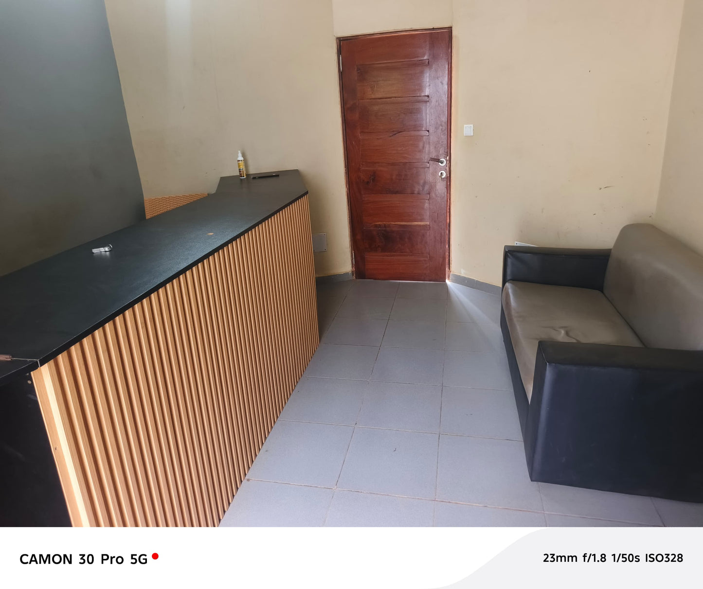 UN HÔTEL À VENDRE À APESSITO – 23 CHAMBRES + BAR + MAGASINS
