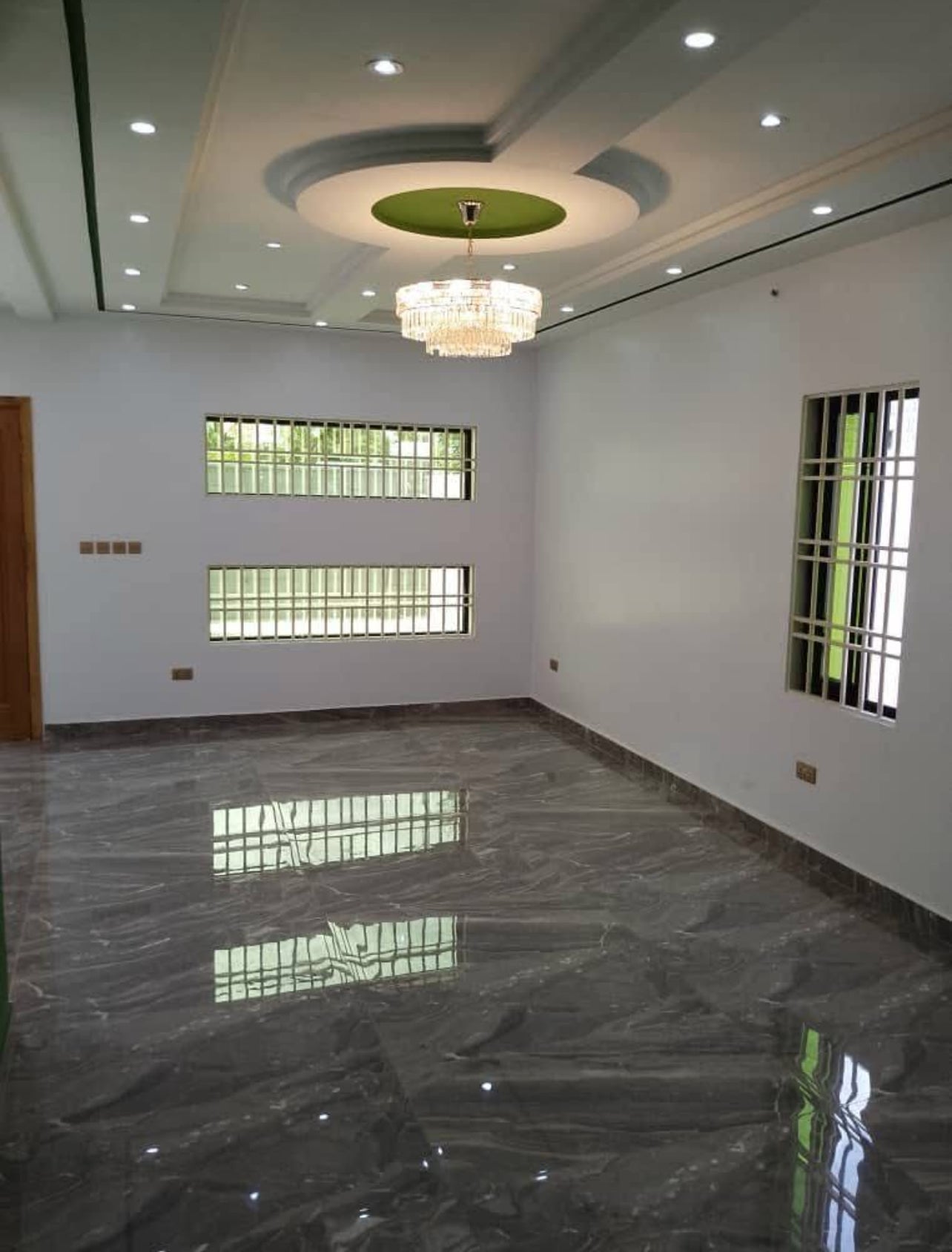 À VENDRE – VILLA 4 PIÈCES | LEGBASSITO AVINATO | 65 MILLIONS F CFA