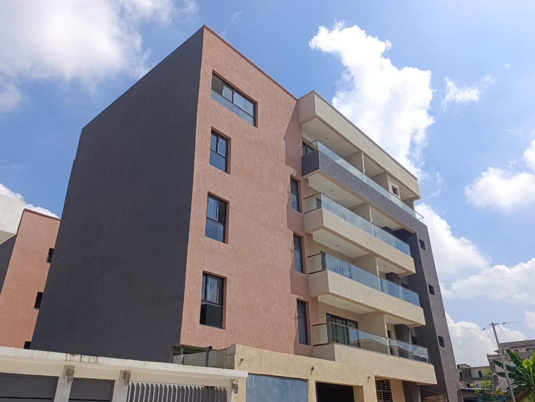 DEUX IMMEUBLES JUMELÉS R+3 EN VENTE À ABIDJAN ANGRÉ – 22 PIÈCES – 640 M² – 1,5 MILLIARD CFA