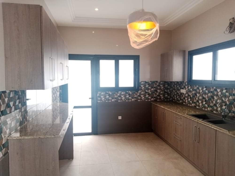 UNE VILLA À VENDRE À BAGUIDA À 100M DU GOUDRON CÔTÉ PLAGE - 6 PIÈCES