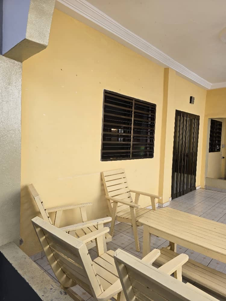 VILLA DE 7 PIÈCES À VENDRE À LOMÉ, QUARTIER LÉO 2000 – À 150M DU GOUDRON