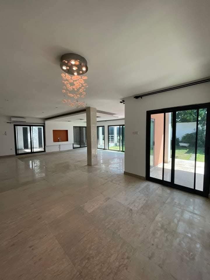 VILLA DE PRESTIGE À VENDRE À ADÉWUI – LOMÉ | MARBRE ITALIEN & TITRE FONCIER