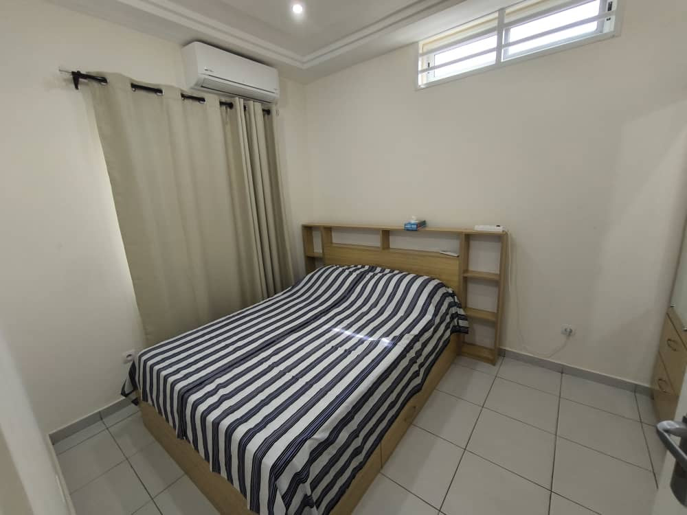 VILLA BASSE À VENDRE – CITÉ MOKPOKPO, ADIDOGOMÉ – 4 PIÈCES