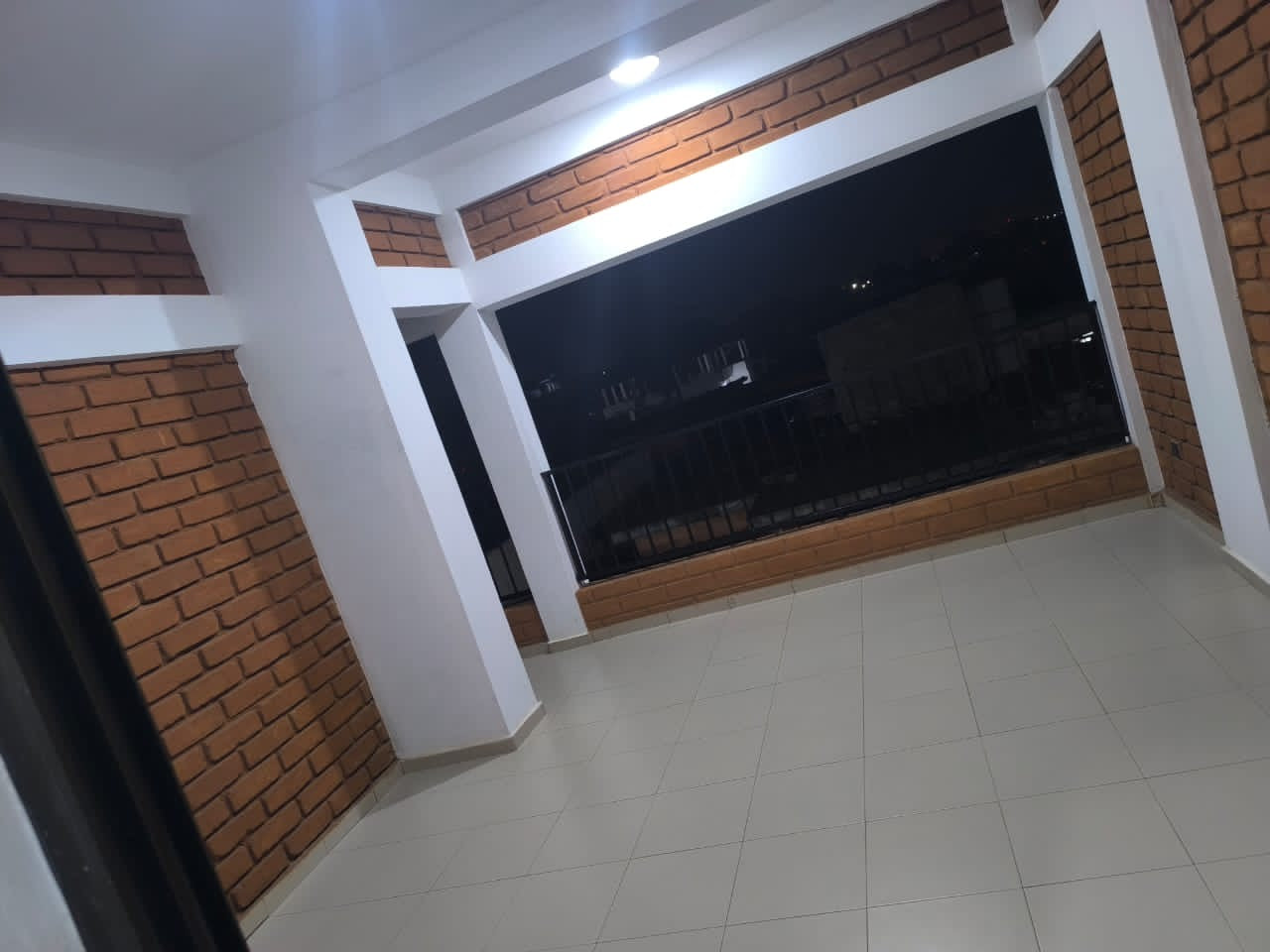 VILLA 4 PIÈCES À LOUER À NYÉKONAKPOÈ – À 40M DU GOUDRON