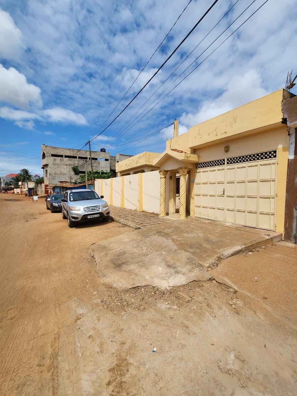 UNE VILLA À VENDRE À HEDZRANAWOE TOGO 2000 - 2 CHAMBRES, 2 WC DOUCHES, GARAGE