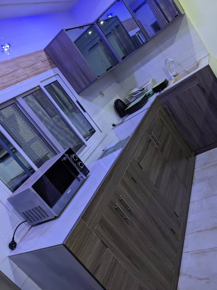 À LOUER – VILLA MEUBLÉE 5 PIÈCES AVEC PISCINE À AGOÉ DEMAKPOÉ