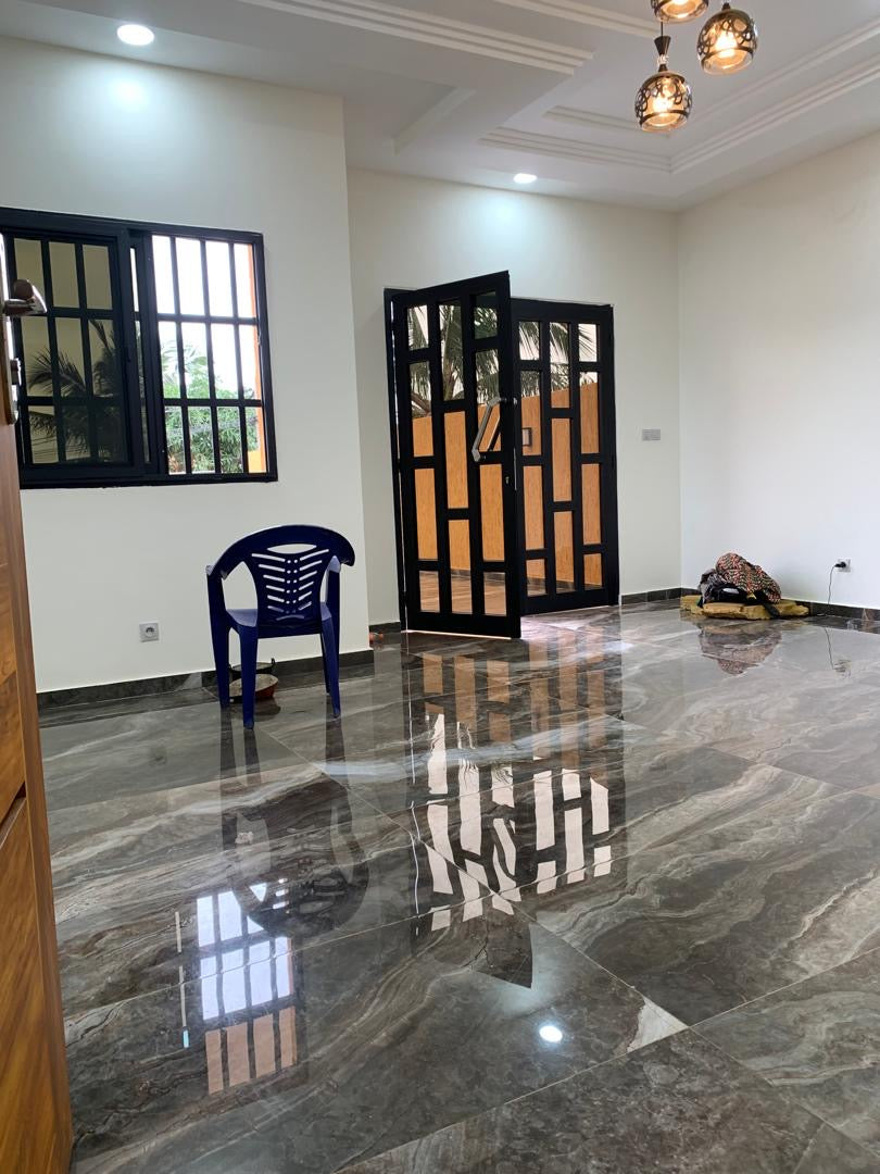 À VENDRE – Villa duplex 8 pièces à Agoè Telessou | 300 m² | Titre foncier | 200 millions FCFA