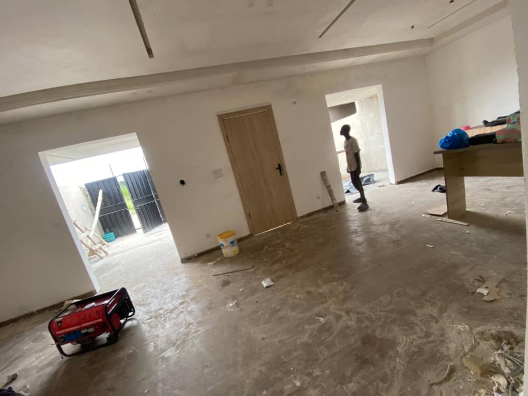 VILLA 4 PIÈCES À VENDRE À ZANGUÉRA AFIADEGNIGBAN, À 300M DU GOUDRON