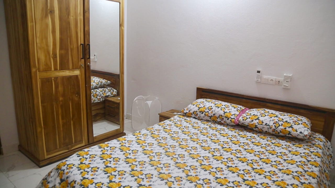 À LOUER – VILLA MEUBLÉ 4 PIÈCES (3 CHAMBRES SALON) À KOHÉ