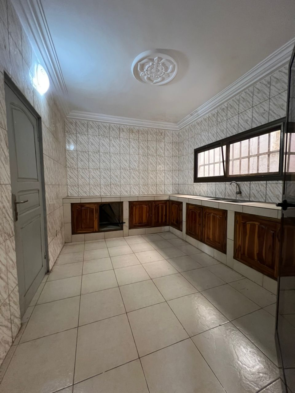 LOMÉ - NANÉGBÉ – VILLA 3 CHAMBRES À VENDRE SUR 300 M²
