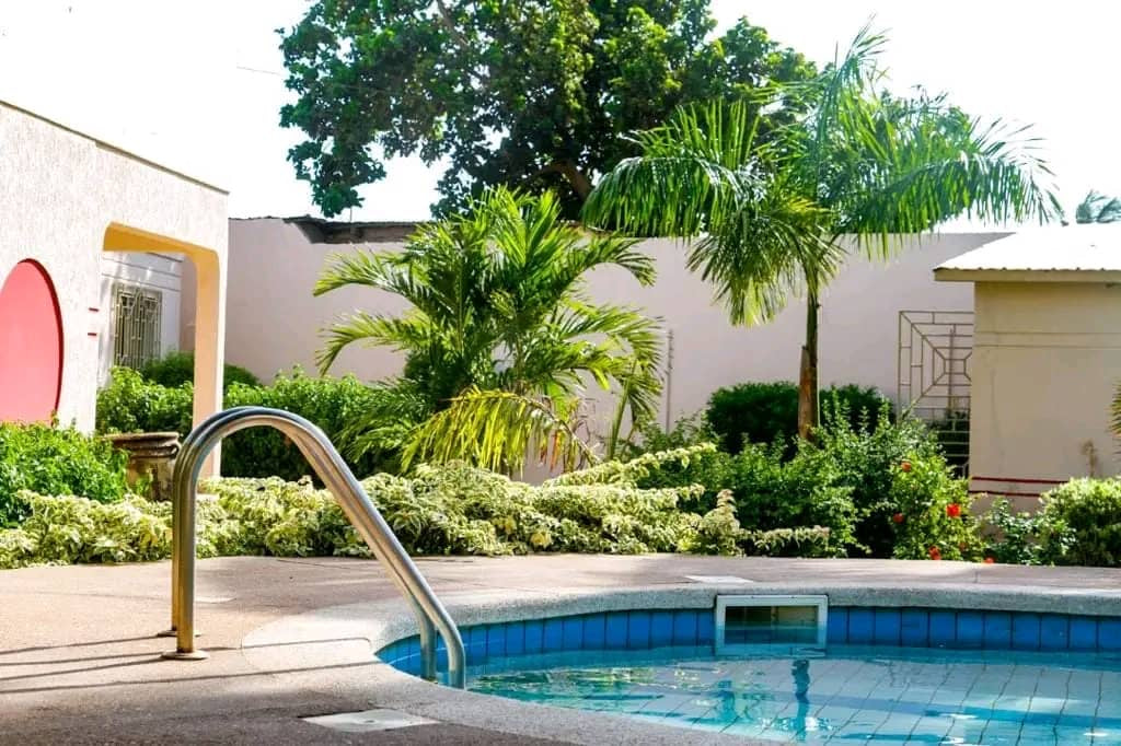 VILLA 12 PIÈCES À VENDRE À LOMÉ - TOTSI